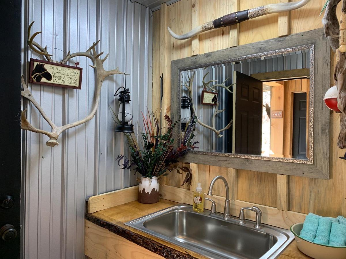 Fox Pass Cabins Bed & Breakfast Hot Springs Eksteriør bilde