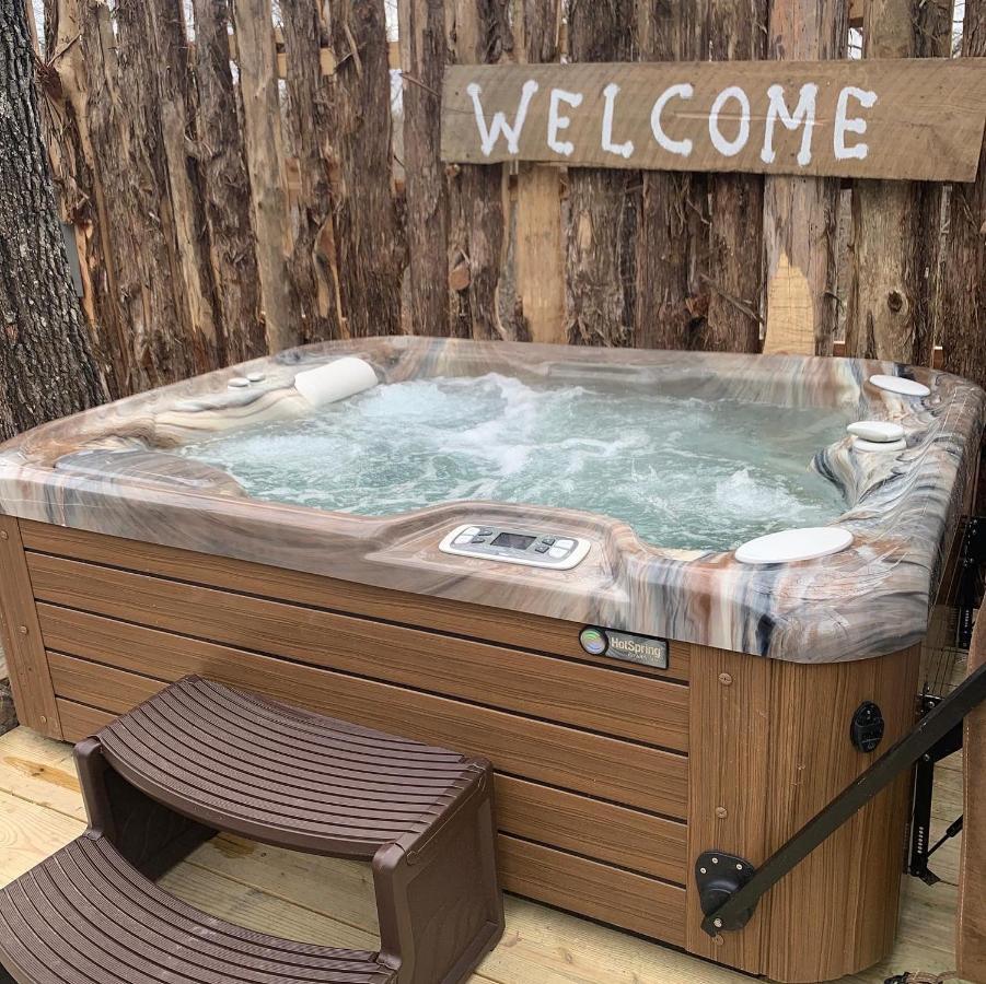 Fox Pass Cabins Bed & Breakfast Hot Springs Eksteriør bilde