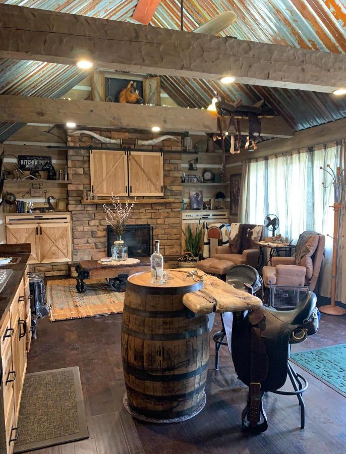 Fox Pass Cabins Bed & Breakfast Hot Springs Eksteriør bilde