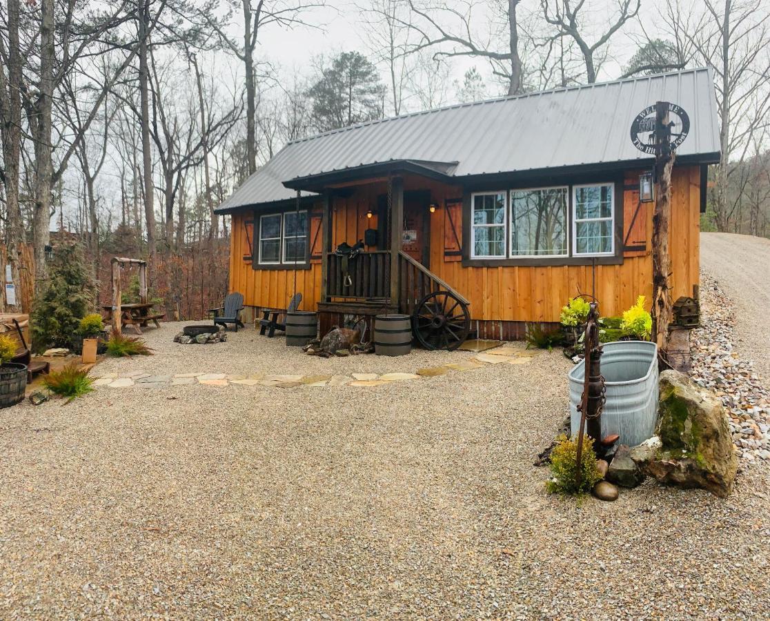 Fox Pass Cabins Bed & Breakfast Hot Springs Eksteriør bilde