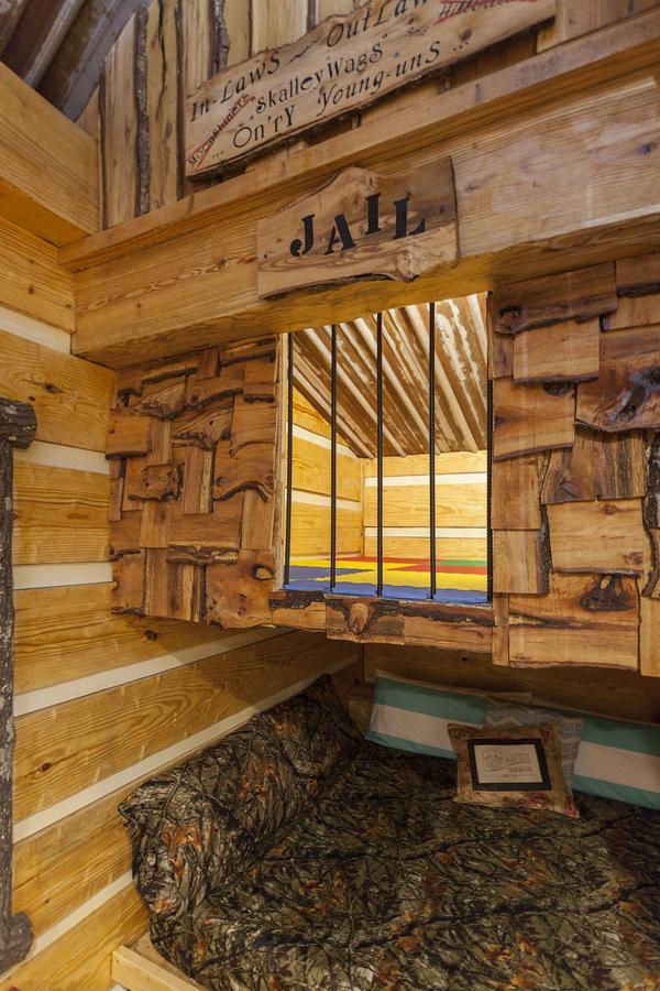 Fox Pass Cabins Bed & Breakfast Hot Springs Eksteriør bilde